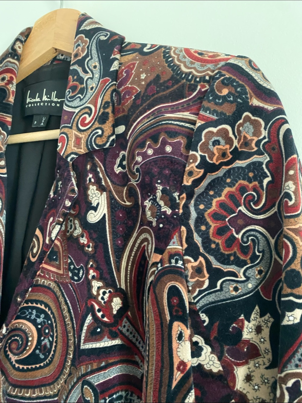 Nicole Miller Collection Paisley Tailored Blazer - Picture 7 of 10